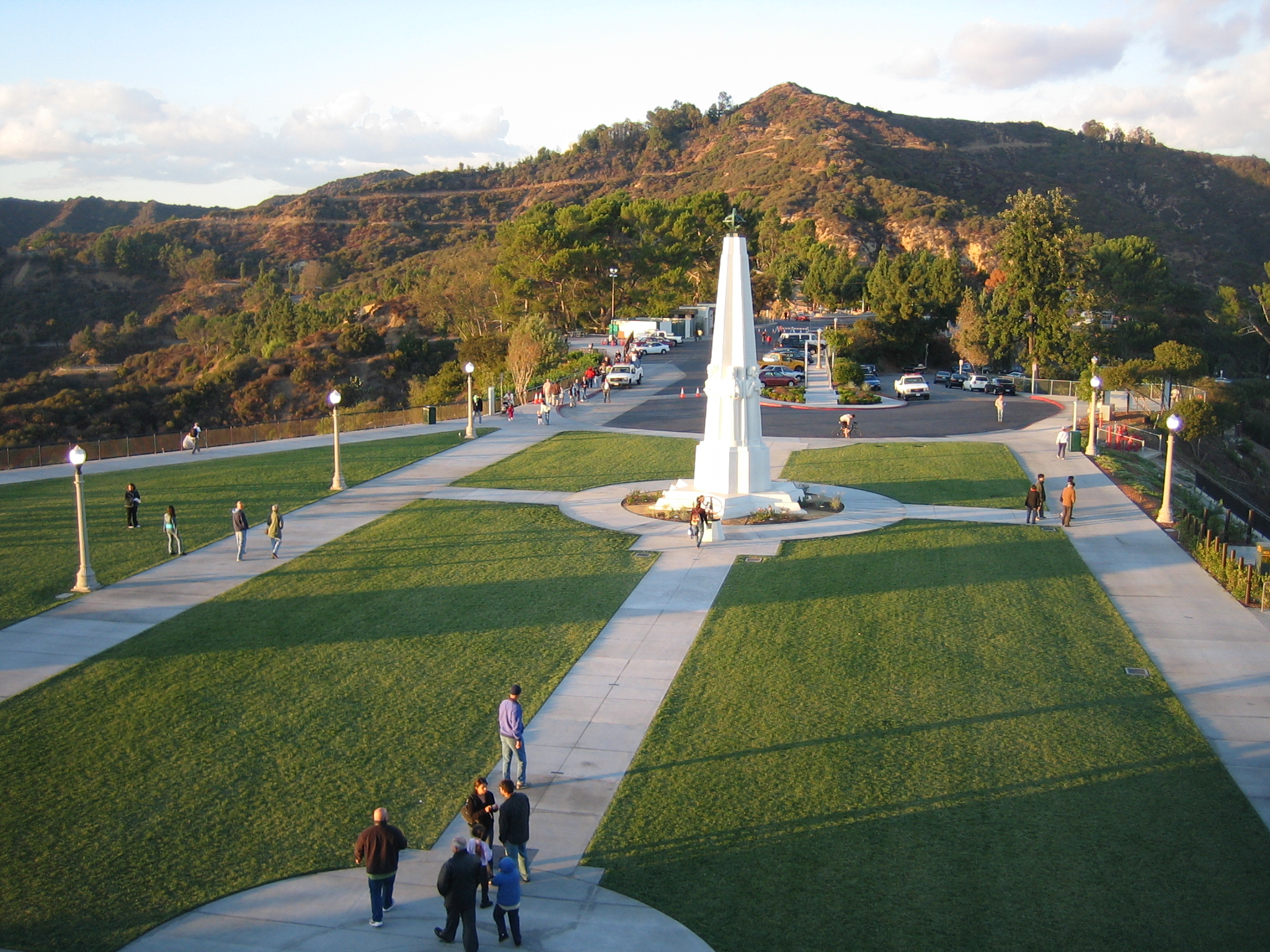 Entrance lawn and Astronomers Monument at Griffith Observatory
